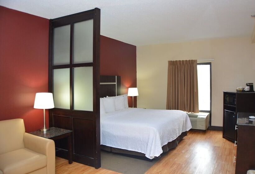 Отель Red Roof Inn Plus+ & Suites Chattanooga   Downtown