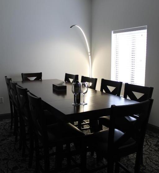 Regalia Hotel & Conference Center