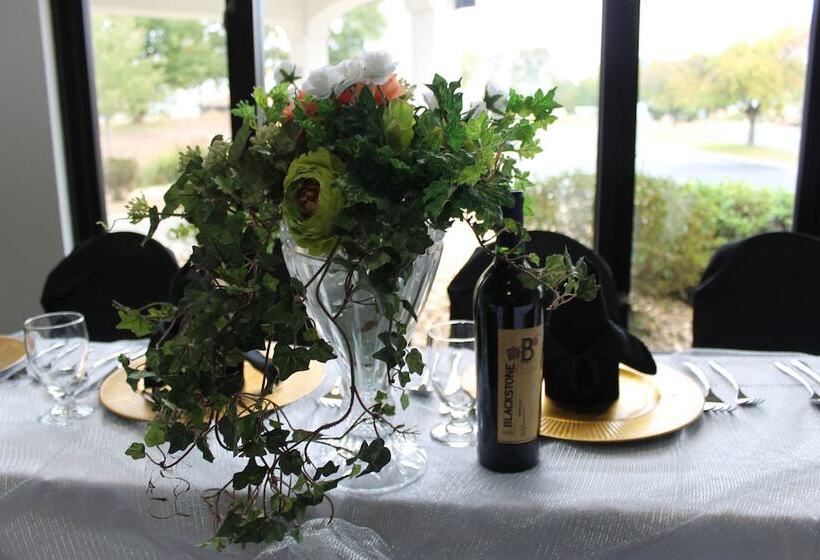 Regalia Hotel & Conference Center