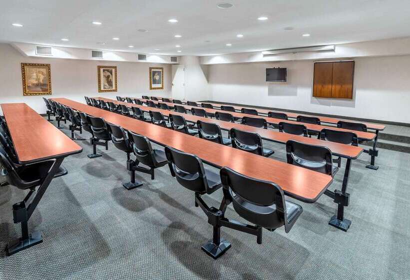 Riverview Inn & Suites, Ascend Hotel Collection