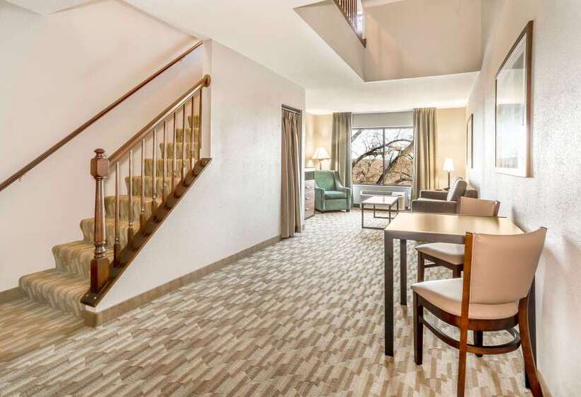 Riverview Inn & Suites, Ascend Hotel Collection