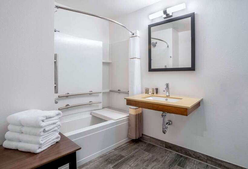 Riverview Inn & Suites, Ascend Hotel Collection