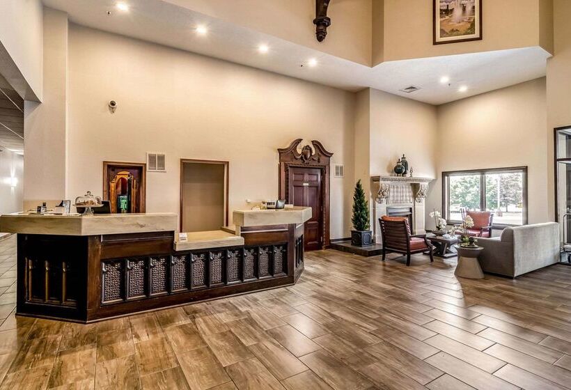 Riverview Inn & Suites, Ascend Hotel Collection