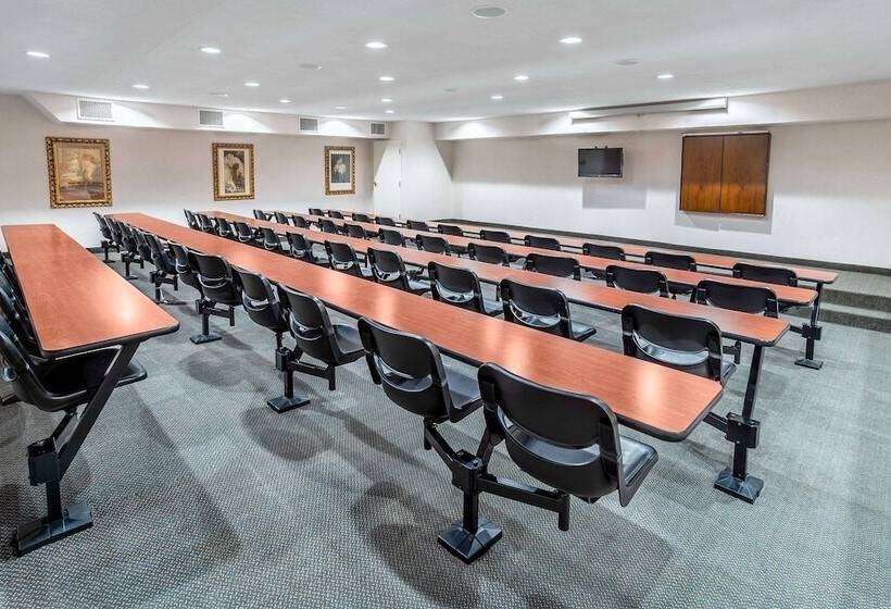 Riverview Inn & Suites, Ascend Hotel Collection