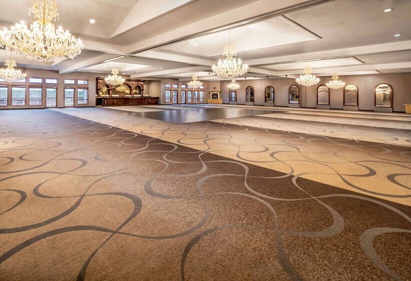 Riverview Inn & Suites, Ascend Hotel Collection