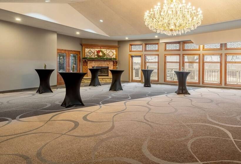 Riverview Inn & Suites, Ascend Hotel Collection