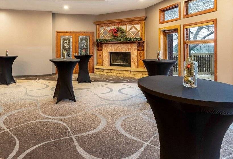 Riverview Inn & Suites, Ascend Hotel Collection