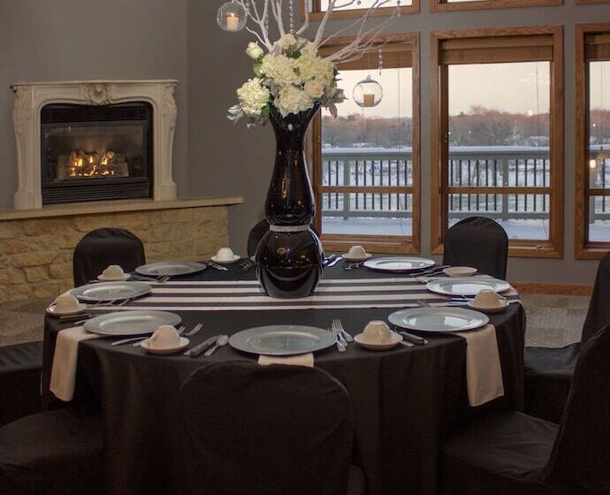 Riverview Inn & Suites, Ascend Hotel Collection