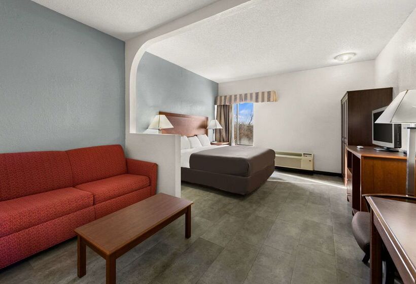בית מלון כפרי Suburban Studios Kansas City Airport North