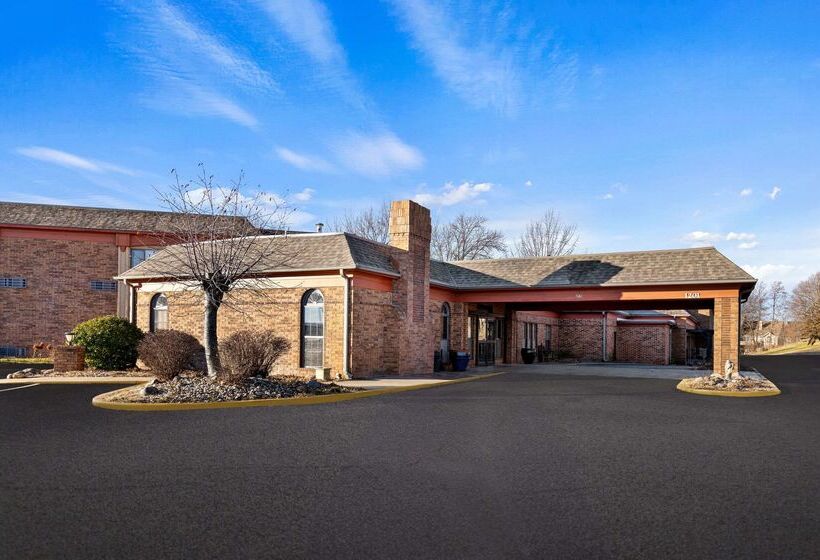 בית מלון כפרי Suburban Studios Kansas City Airport North