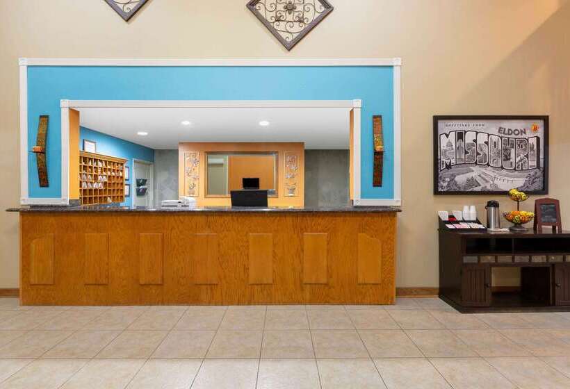 فندق Super 8 By Wyndham Lake Of The Ozarks