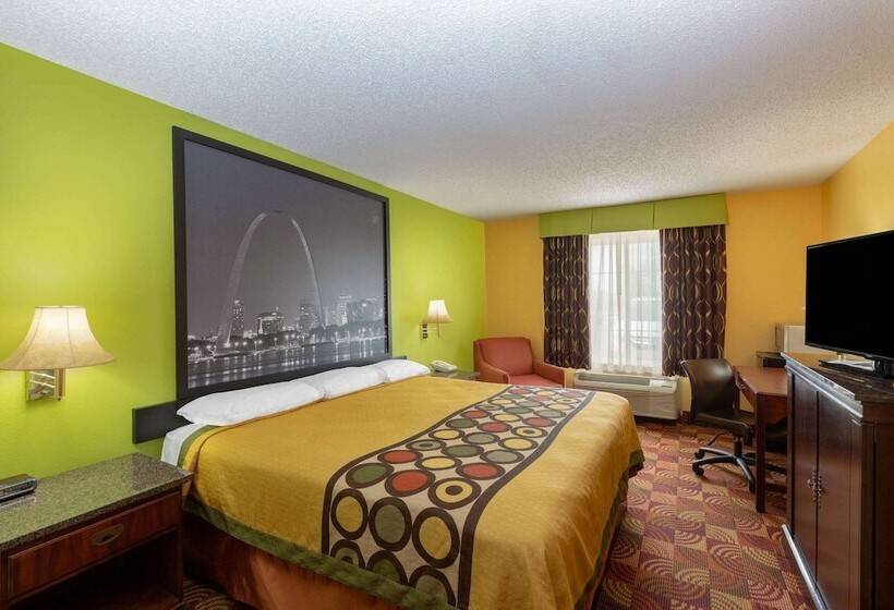 فندق Super 8 By Wyndham Lake Of The Ozarks