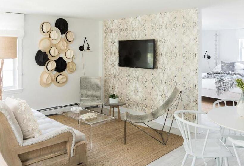 Отель The Coonamessett