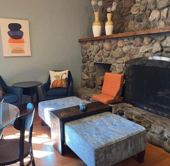 فندق The La Conner Inn