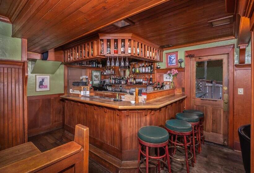 فندق The La Conner Inn