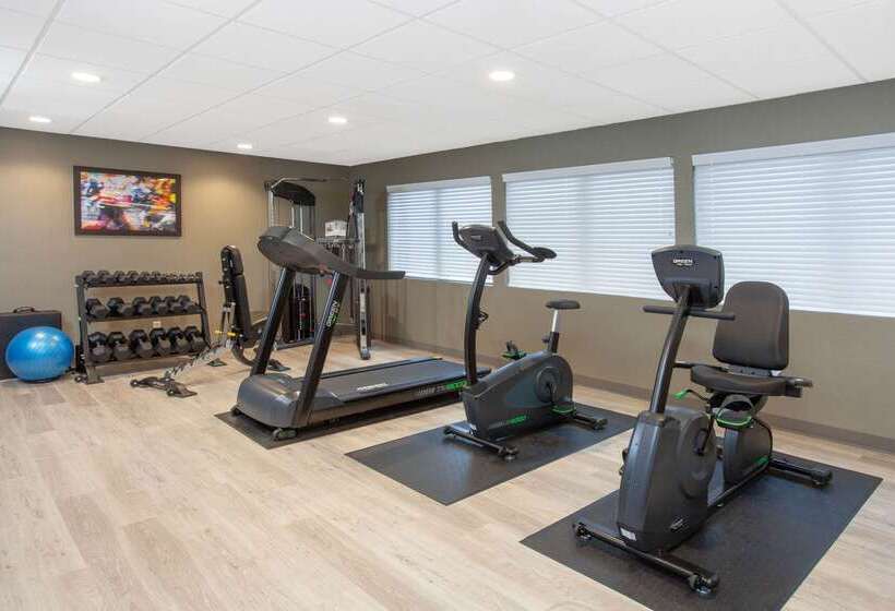 هتل Wyndham Garden Fort Wayne