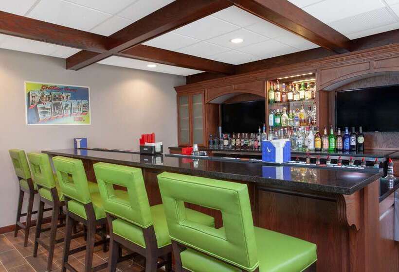 هتل Wyndham Garden Fort Wayne