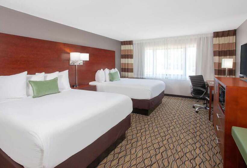 هتل Wyndham Garden Fort Wayne