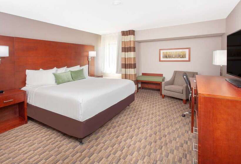 هتل Wyndham Garden Fort Wayne