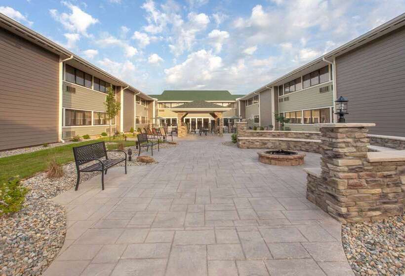 هتل Wyndham Garden Fort Wayne