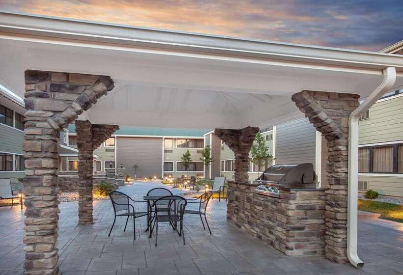 هتل Wyndham Garden Fort Wayne