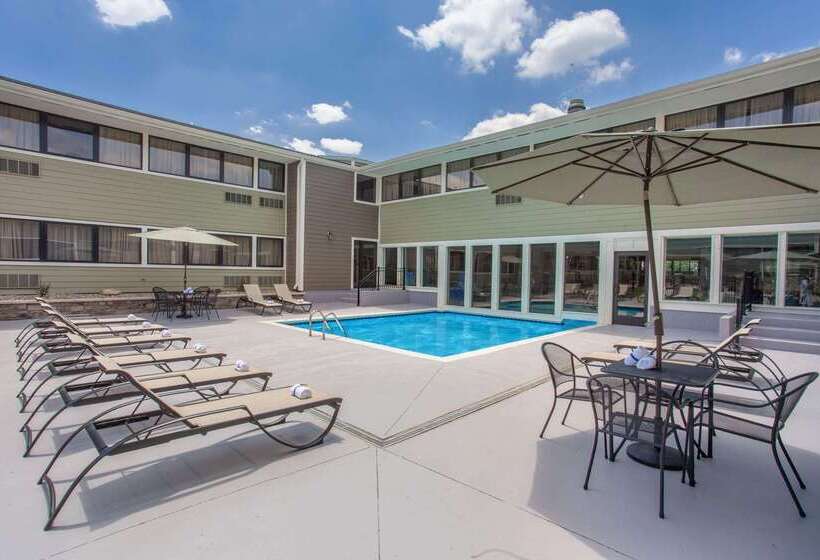 هتل Wyndham Garden Fort Wayne