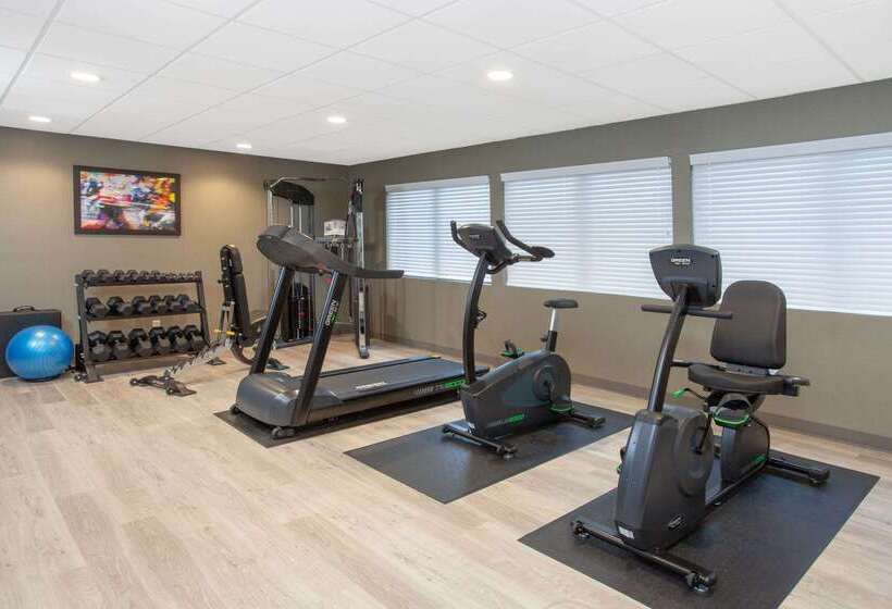 هتل Wyndham Garden Fort Wayne