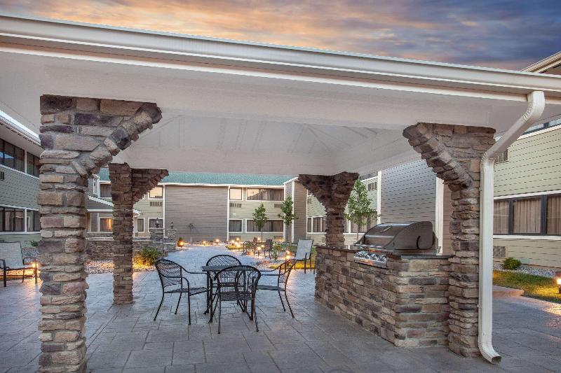 هتل Wyndham Garden Fort Wayne