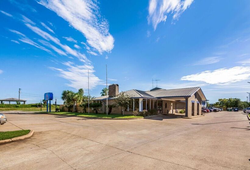 Motel 6 Freeport, Tx