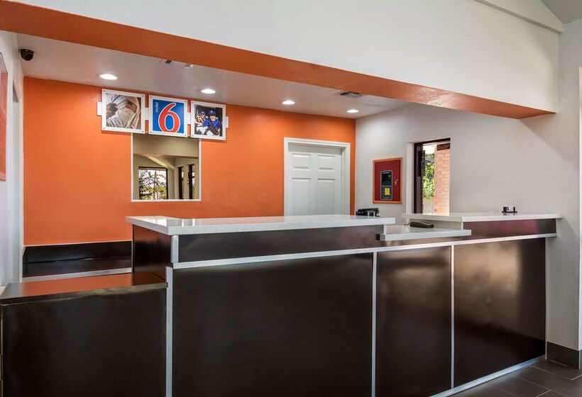 Motel 6 Freeport, Tx