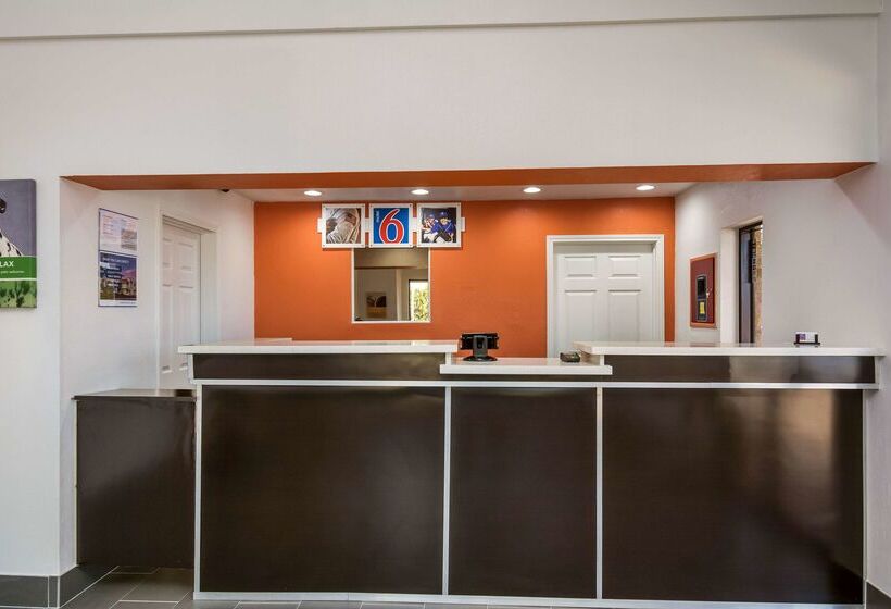 Motel 6 Freeport, Tx