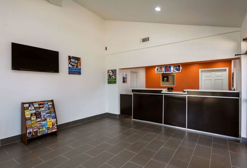 Motel 6 Freeport, Tx