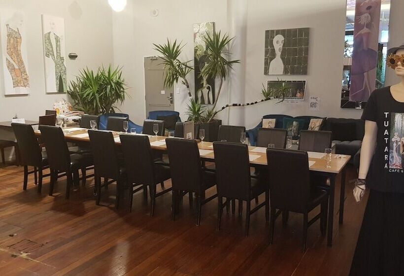 هاستل Tuatara Lodge