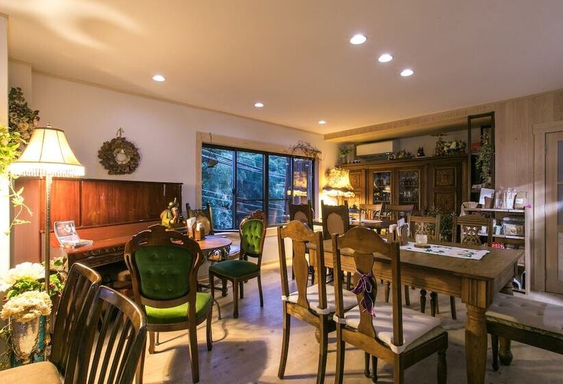 تختخواب و صبحانه Houtouji Temple