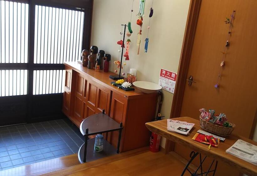 تختخواب و صبحانه Houtouji Temple