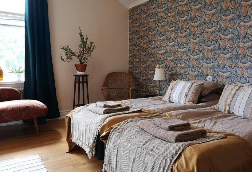 Disponentparken Café Och Bed & Breakfast