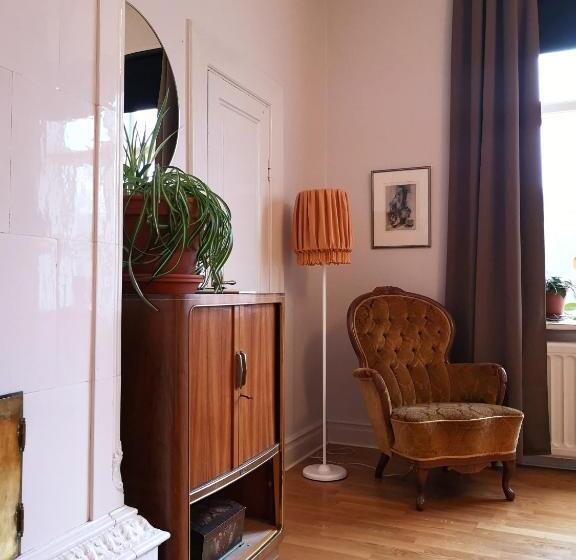 Disponentparken Café Och Bed & Breakfast