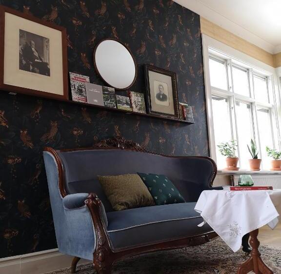 Disponentparken Café Och Bed & Breakfast