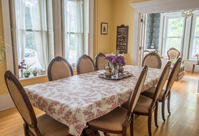 פנסיון Auberge De La Visitation