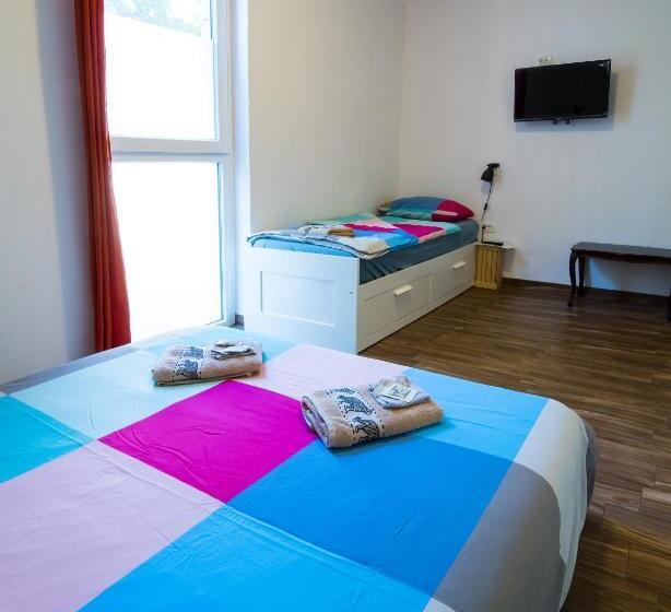 هاستل Sobe Argo Izola