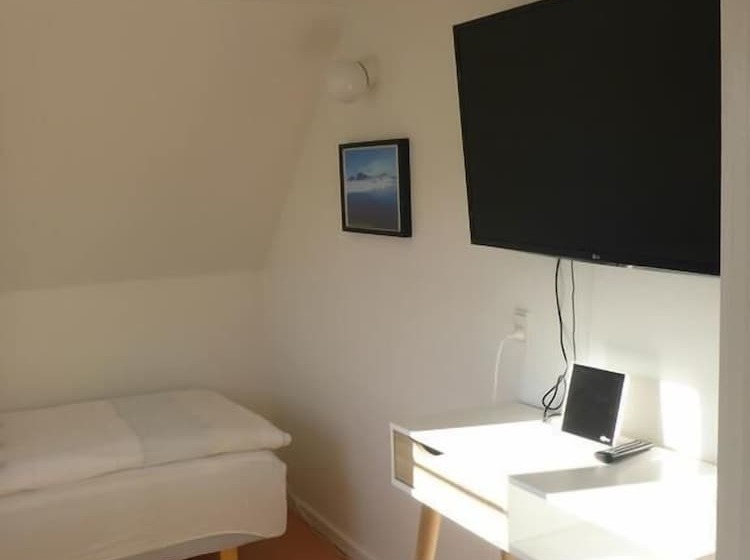 هتل Café De Upernavik