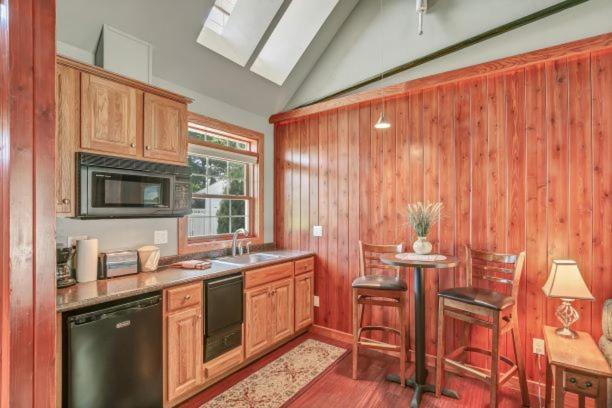 فندق Fish Creek Inn