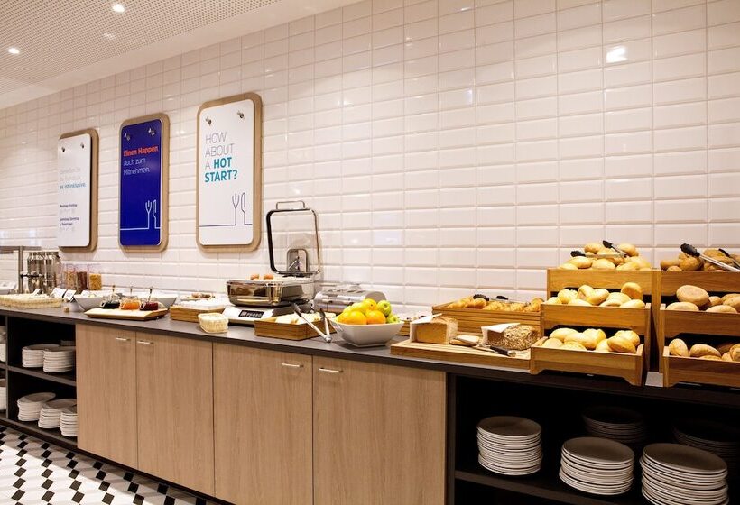 Отель Holiday Inn Express Kaiserslautern, An Ihg