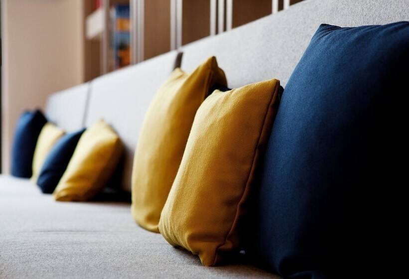 Отель Holiday Inn Express Kaiserslautern, An Ihg