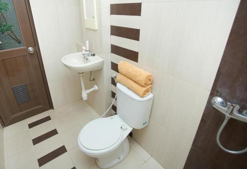 Отель Oyo 850 Lapan Lapan