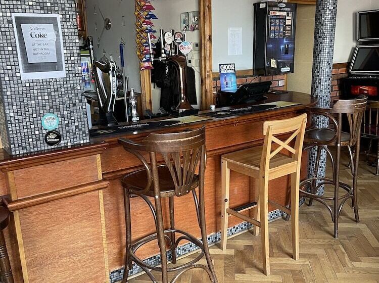 酒店 The Six Bells