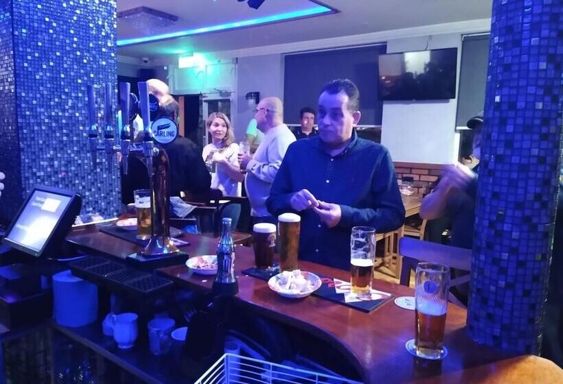 酒店 The Six Bells