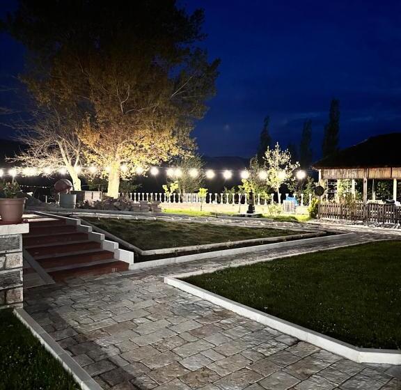 פנסיון Bujtina Gjana