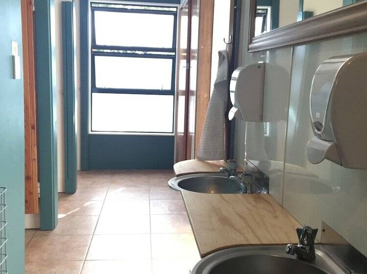 הוסטל Kanuka Ridge Lodge