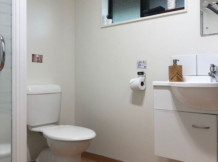 הוסטל Kanuka Ridge Lodge